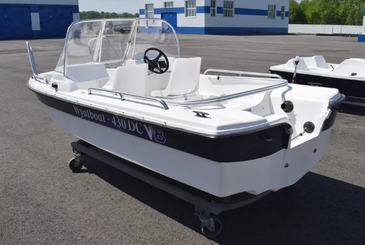 Wyatboat-430 DC (тримаран)