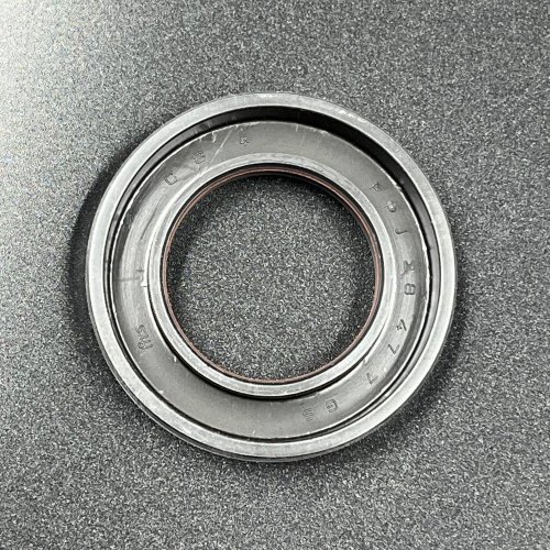 Сальник Yamaha (93102-28135; 93101-28M19) (28x47x7) (Yamaha)