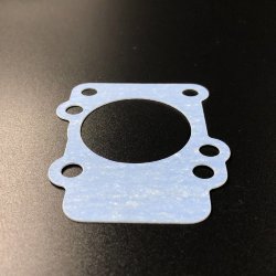 Прокладка под корпус помпы охлаждения Yamaha 9.9-15 (старого образца) (Yamaha)