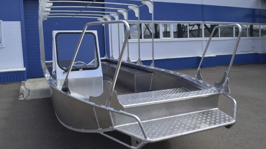Wyatboat-600