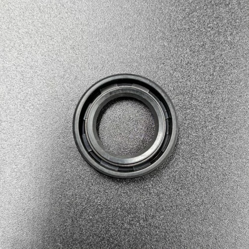 Сальник Suzuki (09282-17007) (17x28x6) (Omax)