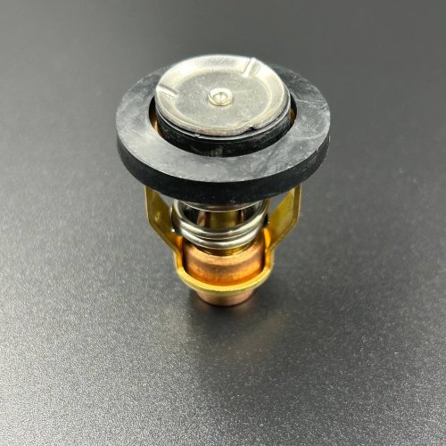 Термостат Suzuki DF90-300, DF70A-90A (71 °C) (Omax)