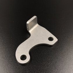 Скоба струбцины Yamaha 40X, F25-40 (правая) (Yamaha)