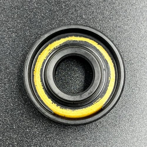 Сальник Suzuki (12x28x8) (Omax)