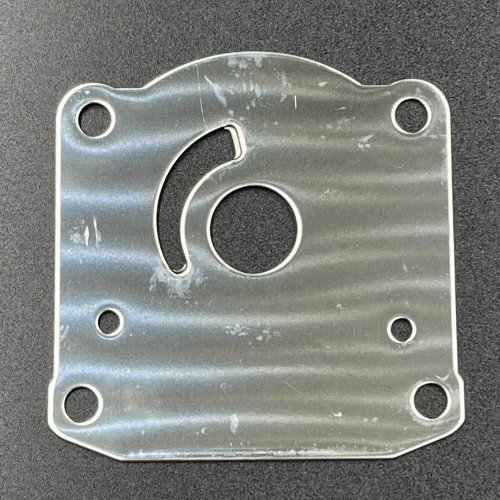 Пластина помпы охлаждения Yamaha 25-30, F20-25 (Omax)