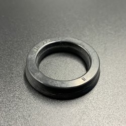 Уплотнение штока гидроподъемника Yamaha 115-250, F95-275 (Osaka)