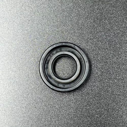 Сальник гребного вала Suzuki DF4-DF6A  (09282-12L05) (12x24x4.5) (Suzuki)