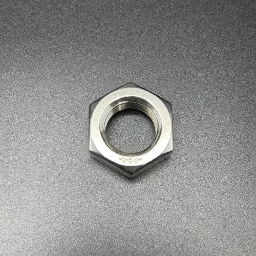 Гайка стальная диам. 15 мм NUT (Quicksilver)