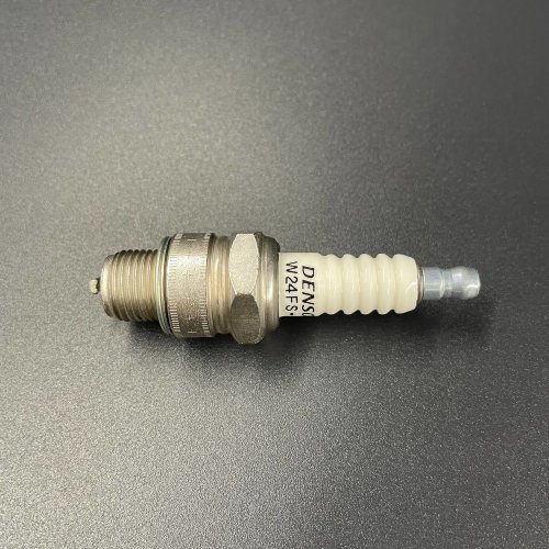 Свеча зажигания 4038 (B8HS) (DENSO)