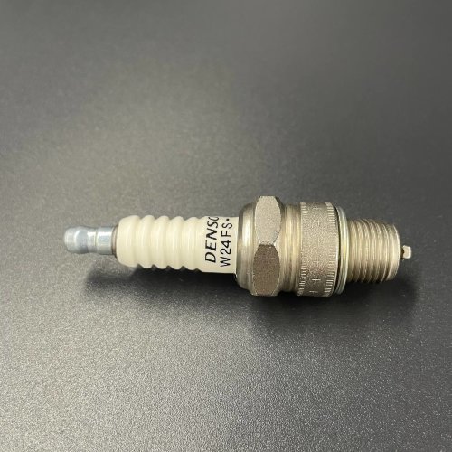 Свеча зажигания 4038 (B8HS) (DENSO)