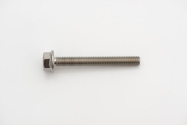 Болт М6*50 GB/T5789