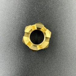 Гайка гребного винта Suzuki DT40-60 (Osaka)