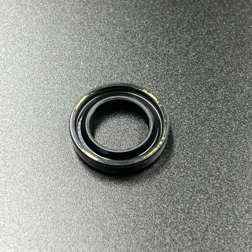Уплотнение штока гидроподъемника Yamaha 225-250, F200-300 (Yamaha)