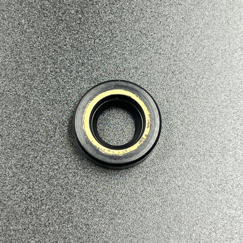 Сальник Yamaha (93101-11M23) (11,8х22х7) (RT)