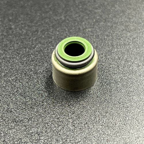 Маслосъемный колпачок Suzuki DF9.9-300, DF4-350(A) (Впуск/Выпуск) (Suzuki)