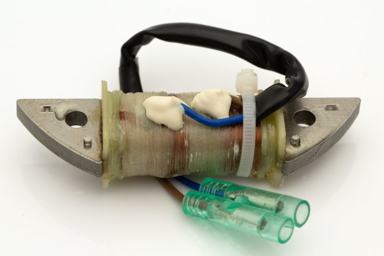 Катушка зажигания под маховик (284 ОМА) 63V-85520-01