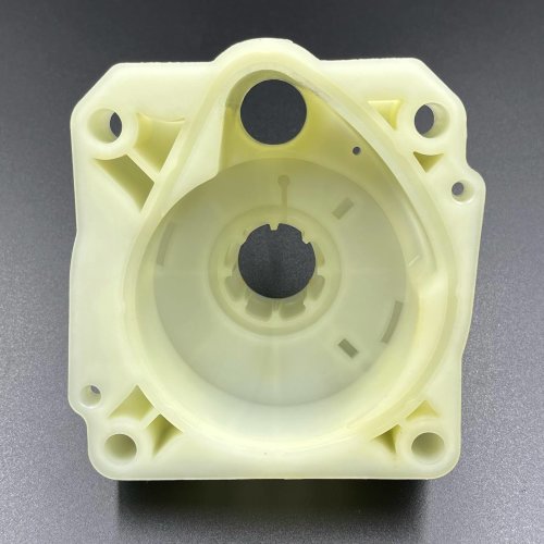 Корпус помпы охлаждения Yamaha F300-350 (Yamaha)