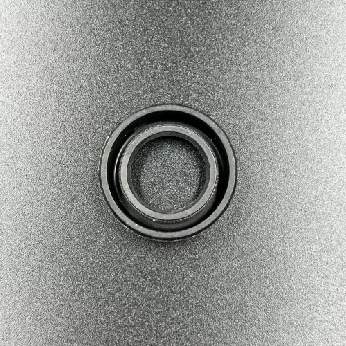 Сальник Mercury (18x32x8) (Omax)
