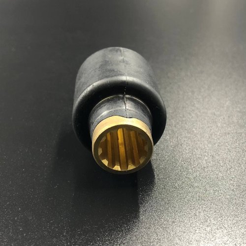 Втулка гребного винта резиновая Suzuki DT20-DT30, DF25-DF30, DF25A-DF30A (Omax)