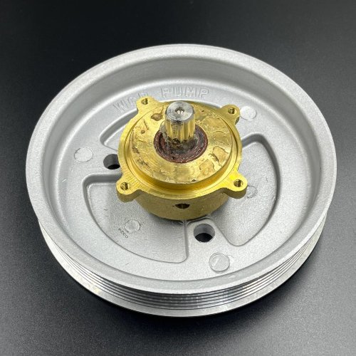 Шкив в сборе помпы забортной воды  Volvo Penta 4.3/5.0/5.7(JSP)