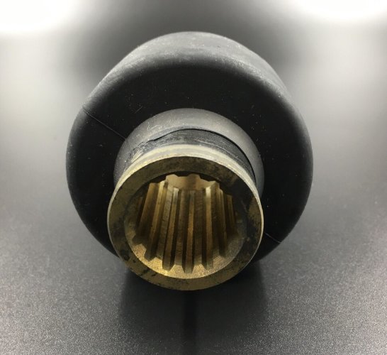 Втулка гребного винта резиновая Yamaha 60-140, F70-130 (Omax)
