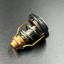 Термостат Suzuki DF90-300, DF70A-90A (71 °C) (Suzuki)