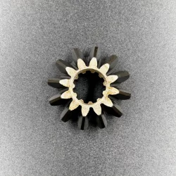 Шестерня пиньон Suzuki DT9.9-15, DF8-20(A), DF9.9(B) (WUHU)