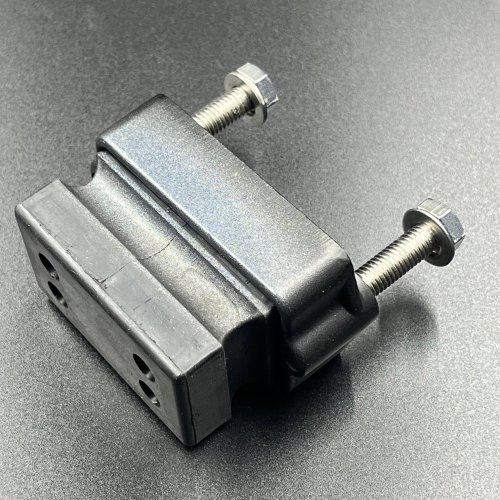 Подушки крепления в сборе Yamaha 20-30 (HINGAN)